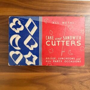 Vintage 1940s–1950s All-Metal Cake and Sandwich Cutters – Original Box -MCM‎